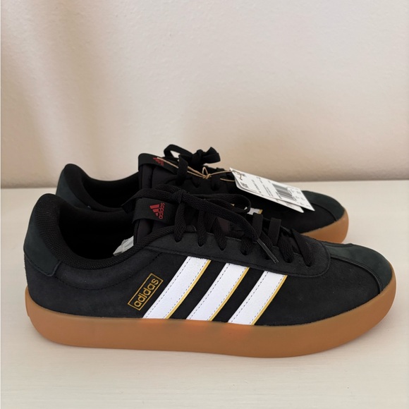 Adidas VL COURT 3 skateboarding shoes . Men’s size US 9
NWT - Picture 3 of 7